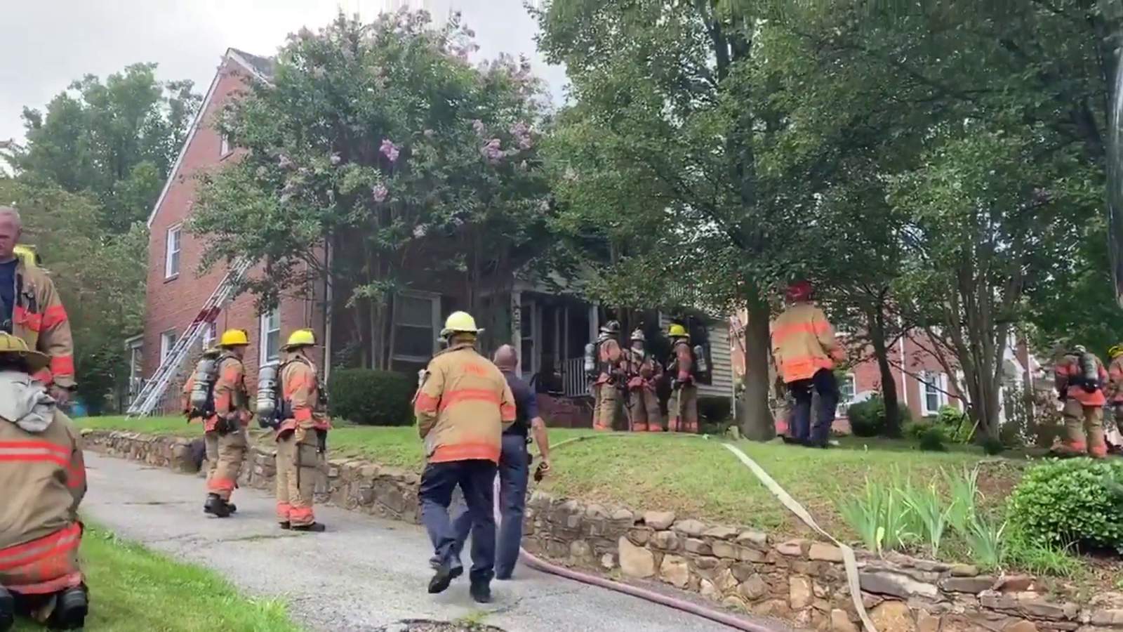 No one hurt in house fire near Valley View Mall
