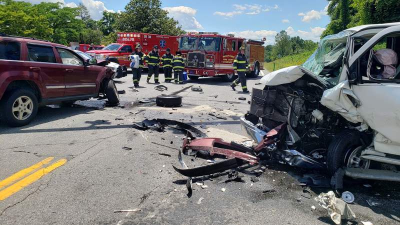 One hospitalized after multi-vehicle crash in Bedford County