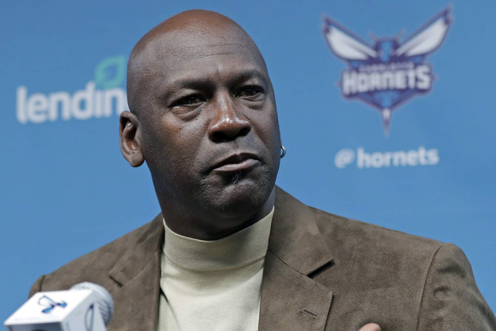 Jordan talks to Hornets about being uncomfortable, winning