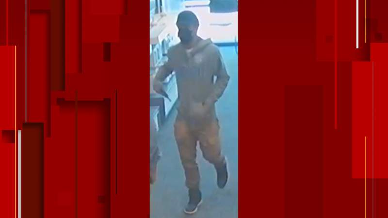 Lynchburg police searching for attempted armed robbery suspect at AT&T store