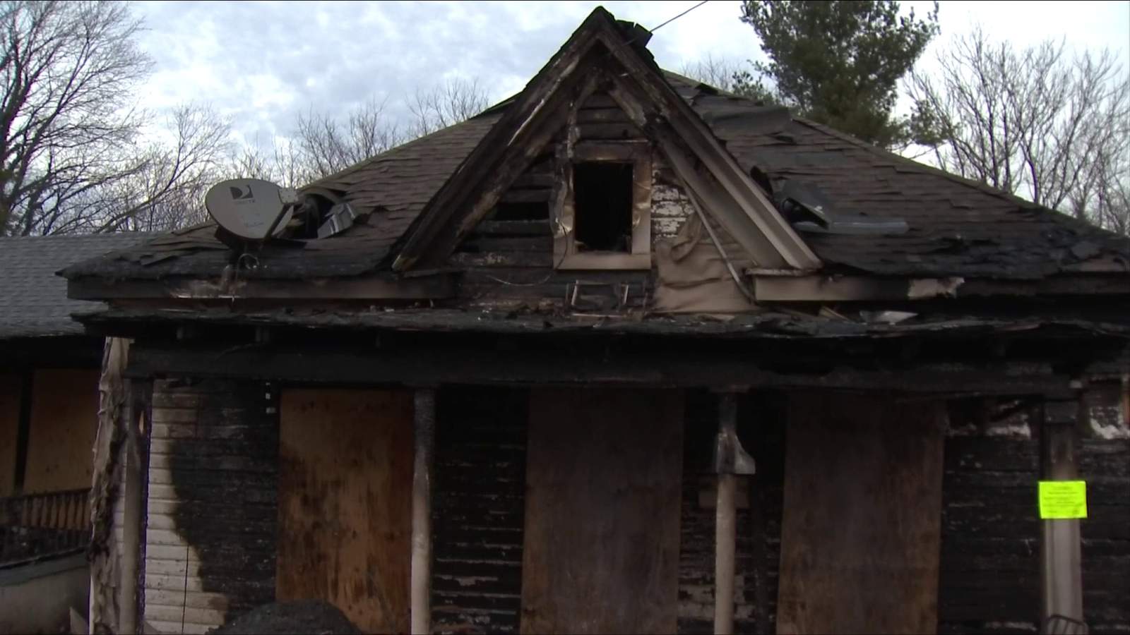 “I saw black smoke everywhere”: Roanoke mother loses everything in house fire