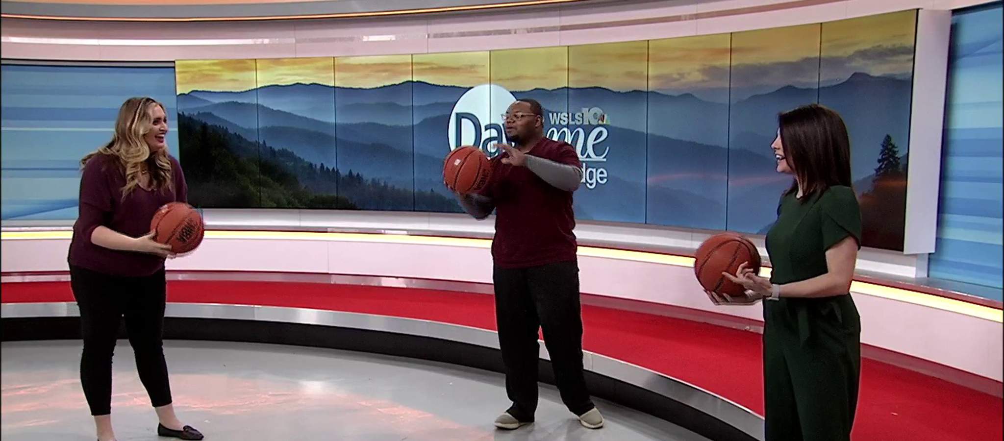Eric Johnson teaches Daytime some basketball tips, tricks