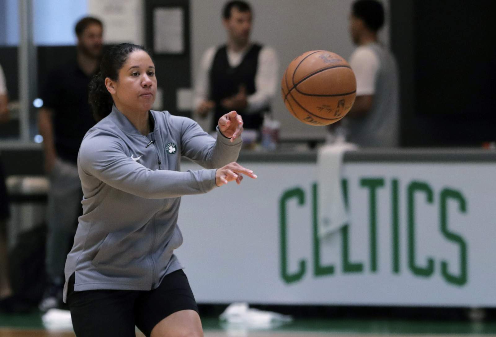 Duke hires Celtics' Lawson to lead women's basketball team