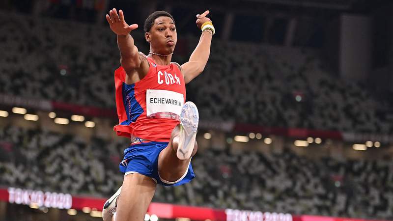 Cuba's Echevarria tops men's long jump qualifying