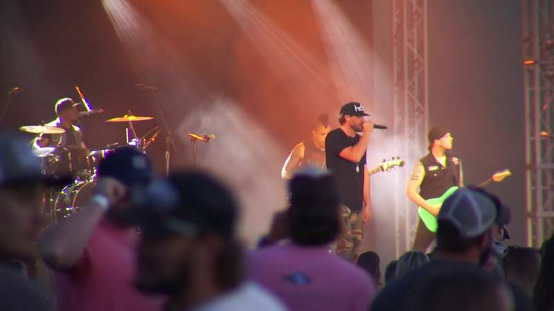 More than a year later, Chase Rice takes the stage in Salem and it almost felt normal