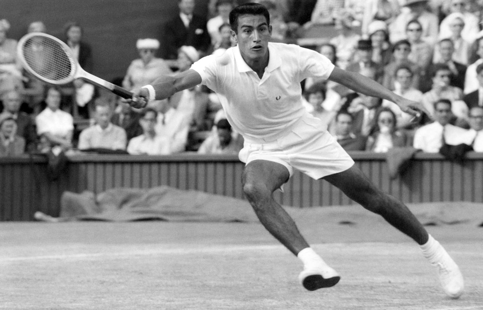 Wimbledon champ, tennis Hall of Famer Alex Olmedo dies at 84