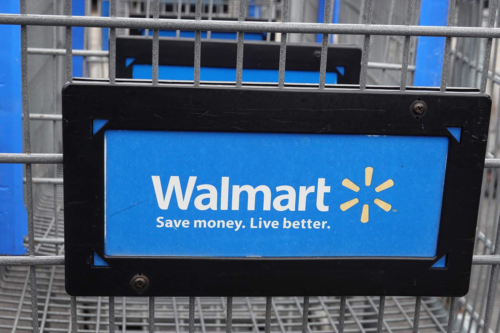 Walmart latest retailer to require customers to wear masks