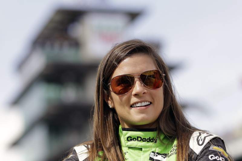 Danica Patrick to lead Indy 500 field in Chevy pace car