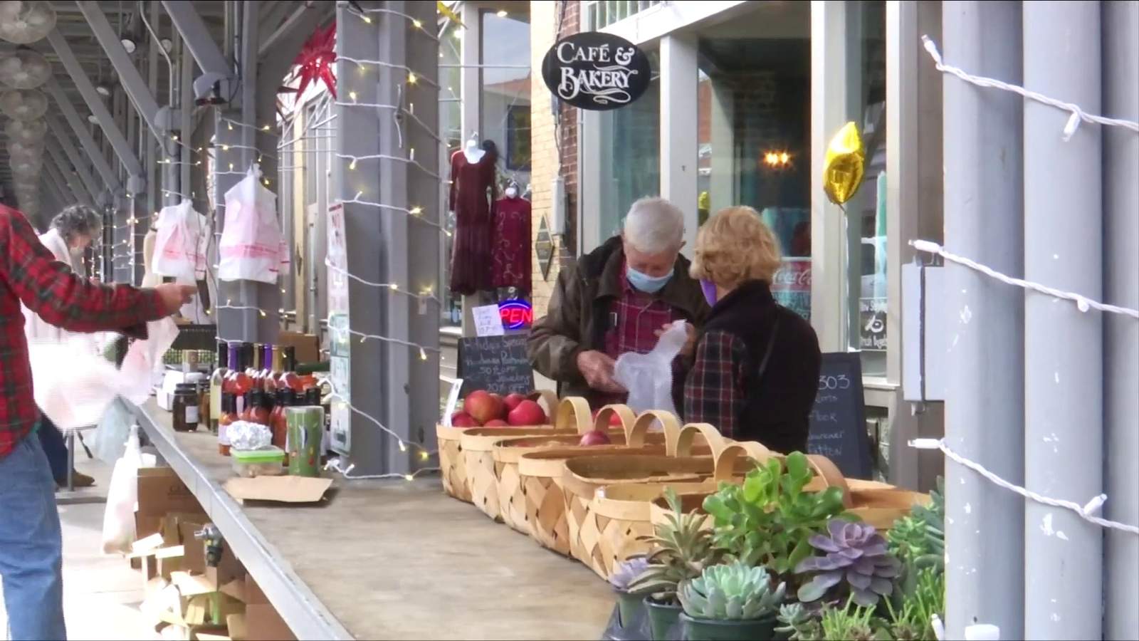 Downtown Roanoke business owners hopeful for Small Business Saturday turnout