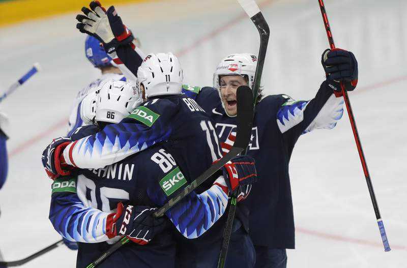 US tops Slovakia 6-1 at hockey worlds, faces Canada in semis