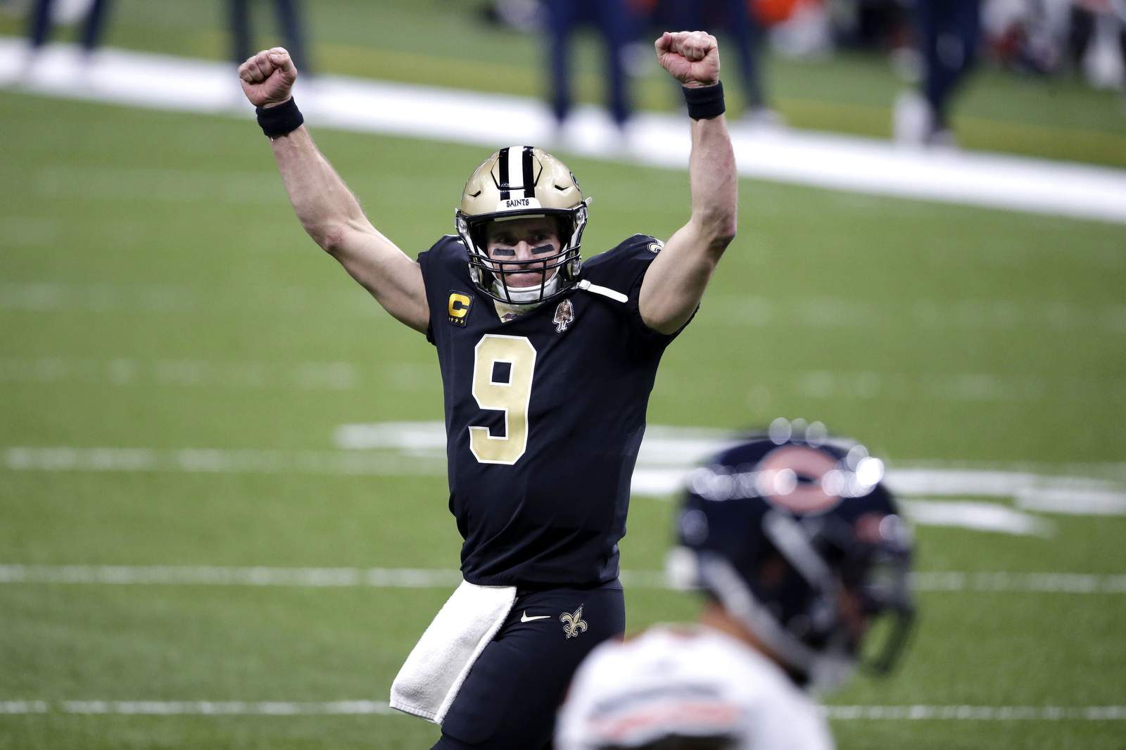Brees, Saints pull away late for 21-9 playoff win over Bears