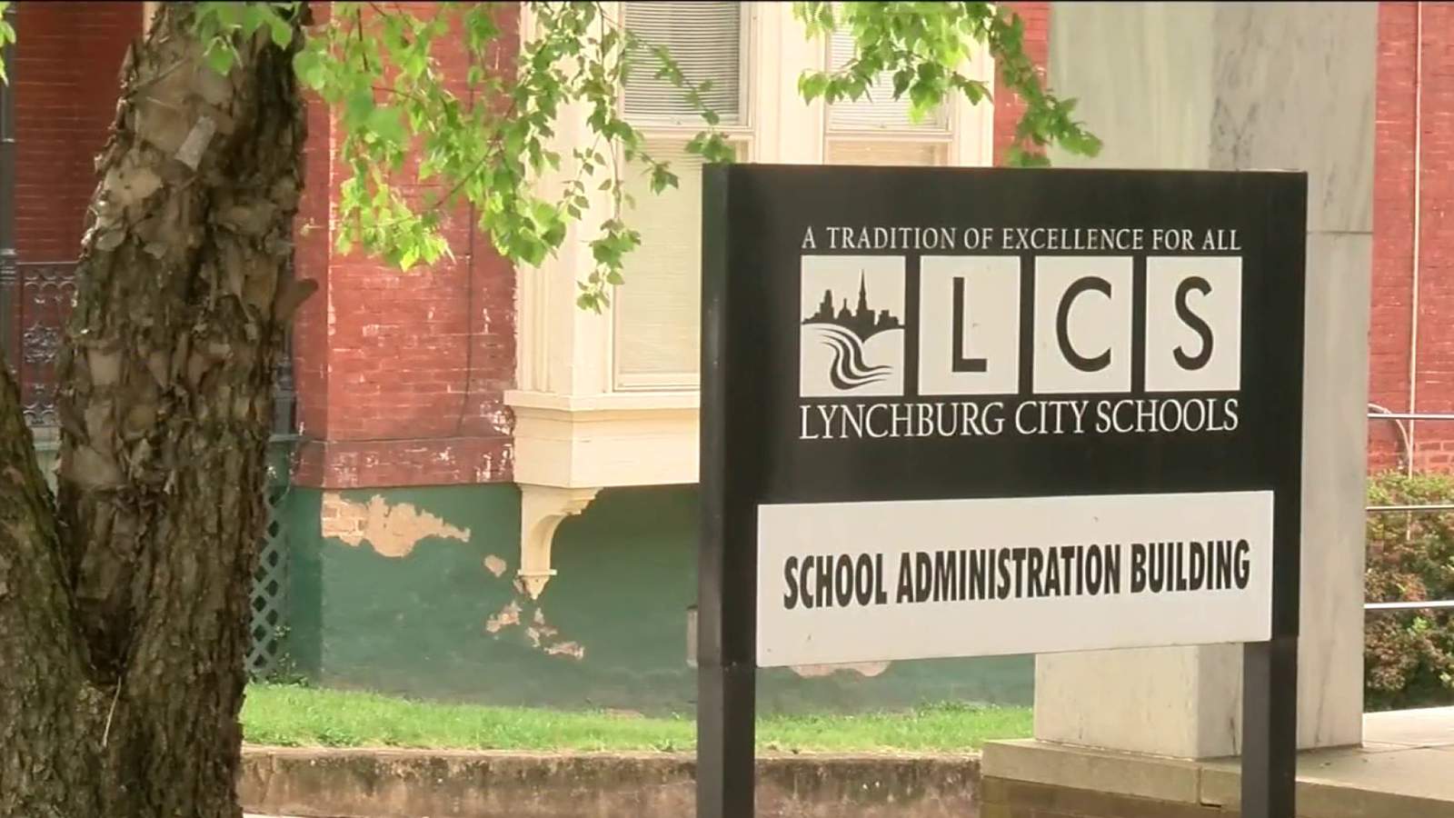 Lynchburg school leaders vote for 100% virtual start to school
