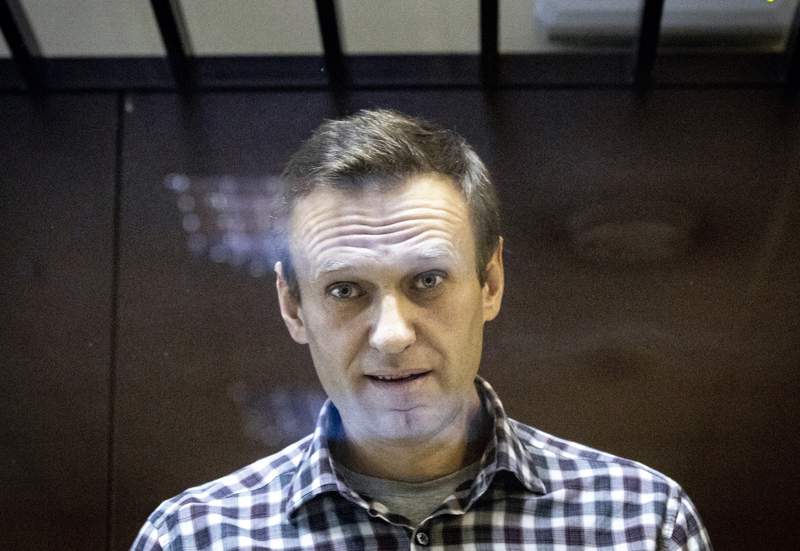 Russian lawmakers target Navalny allies with new bill