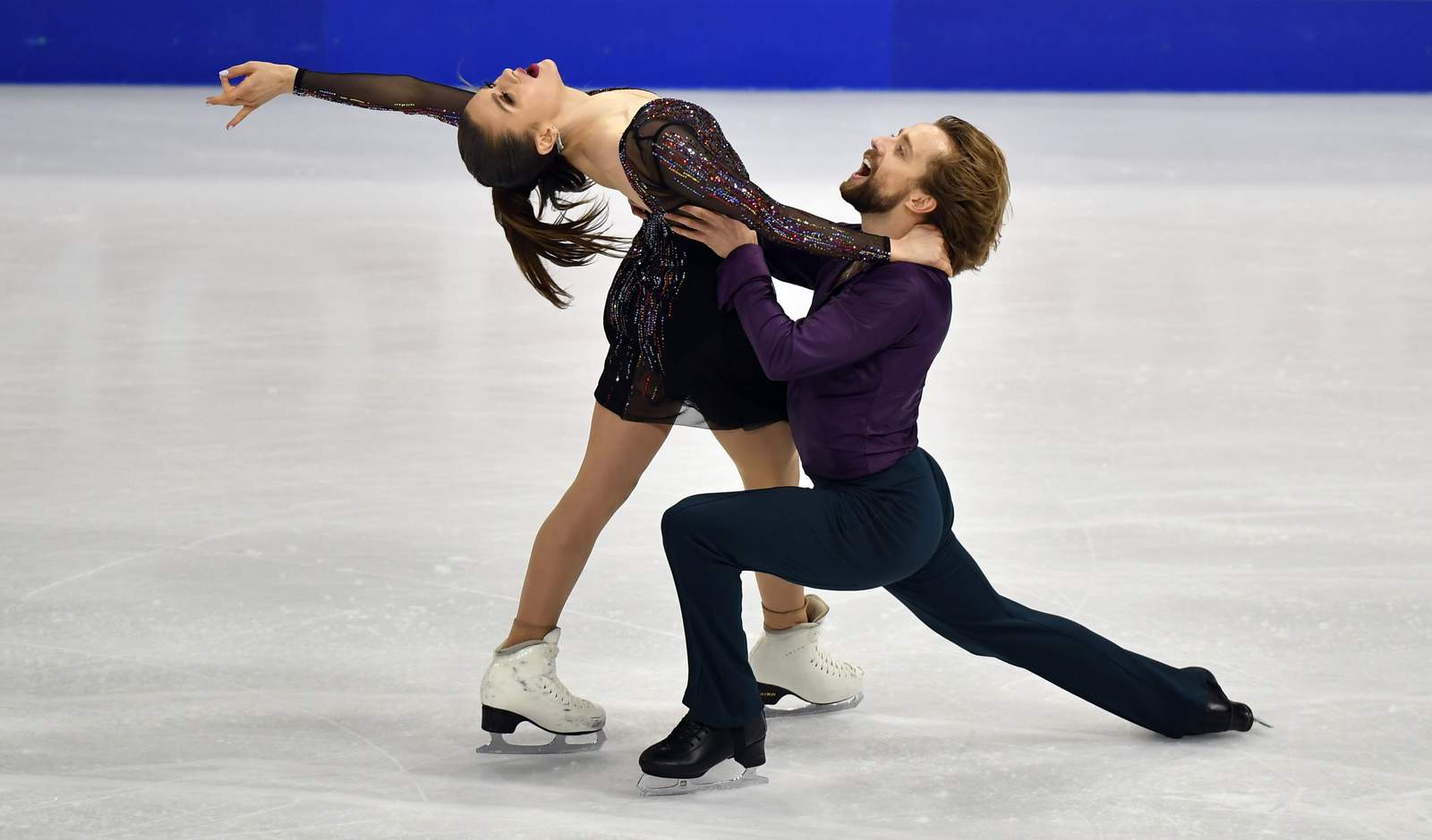 Russia wins rhythm dance to extend command at skating worlds