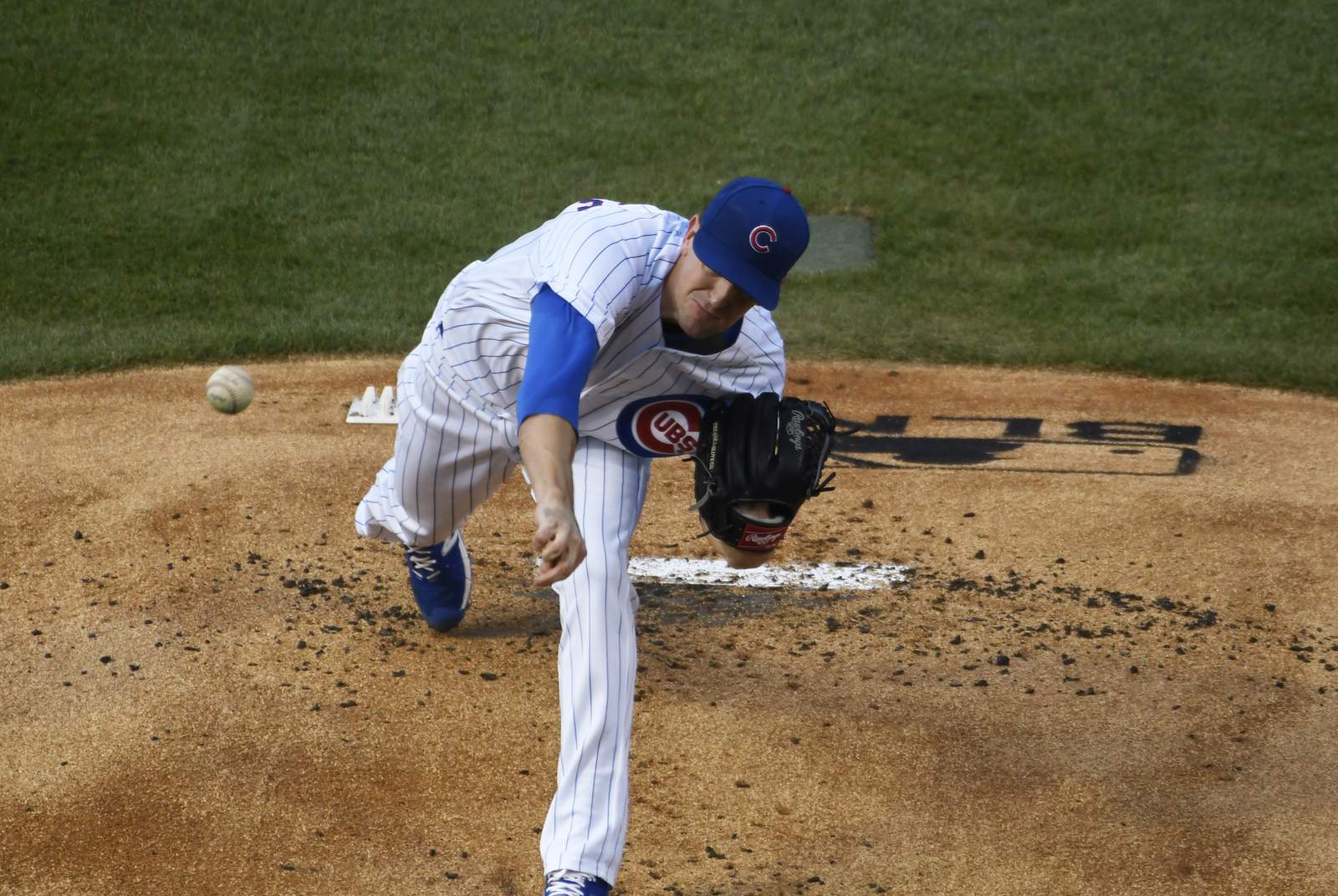 Hendricks goes 9; Rizzo HRs, sanitizes; Cubs beat Brew 3-0