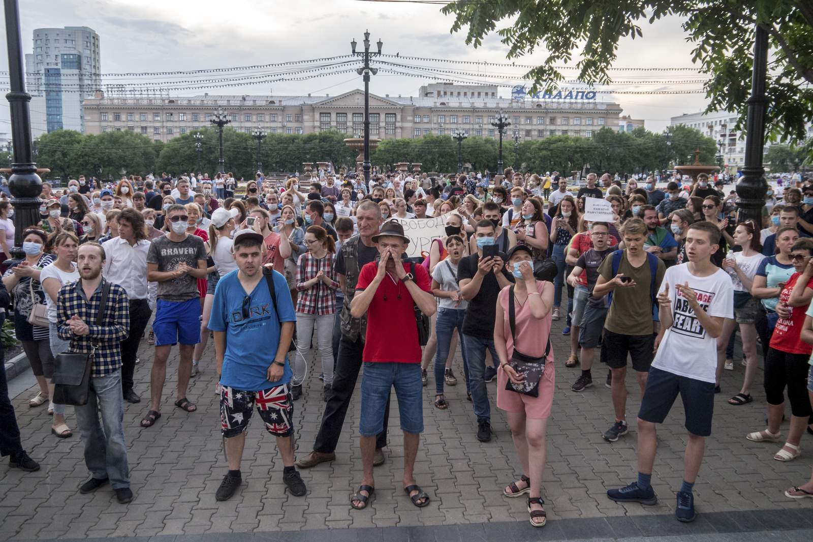 Thousands in Russia's Far East protest governor's jailing