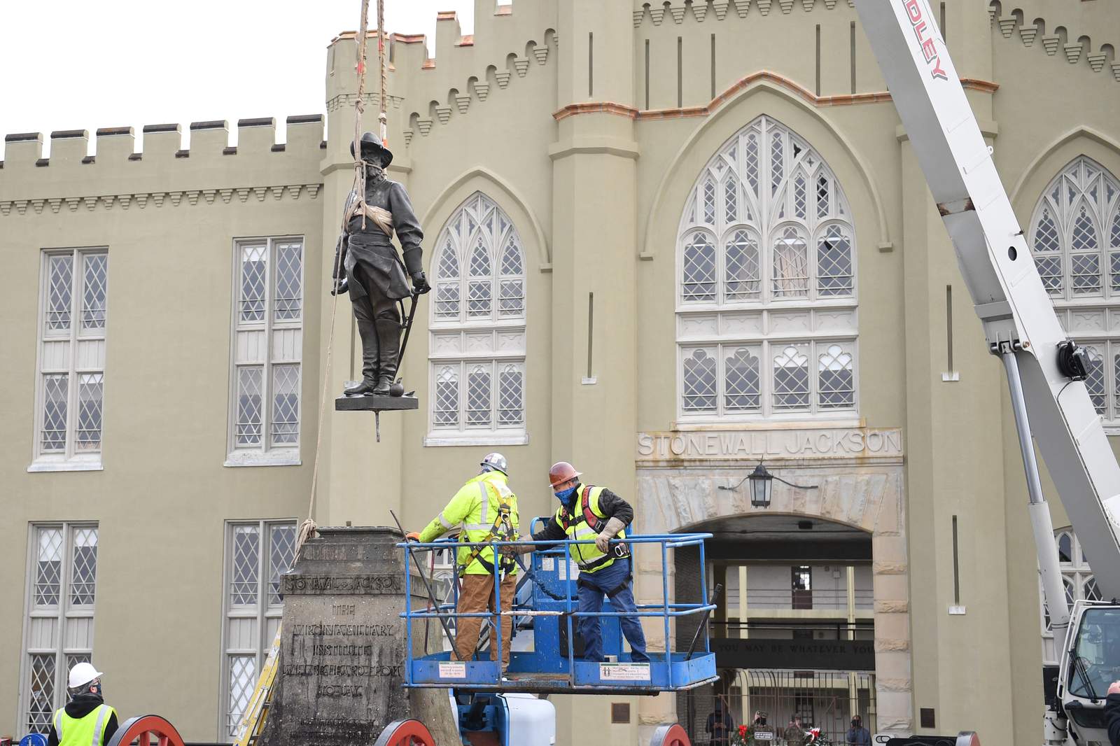 Virginia Military Institute starts relocation process of Stonewall Jackson Statue