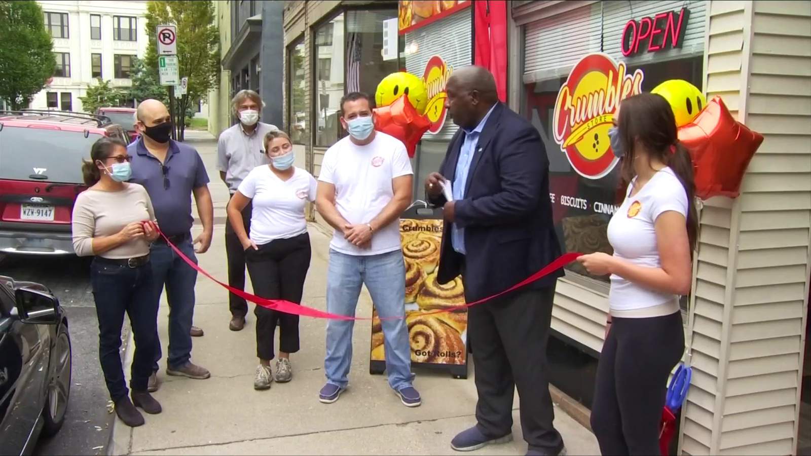 Roanoke restaurant that opened as coronavirus pandemic began finally has its grand opening