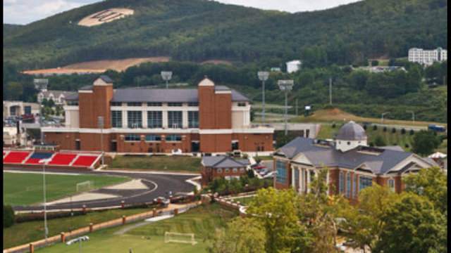 ’Reckless decision to bring students back on campus’ says Lynchburg mayor about Liberty University