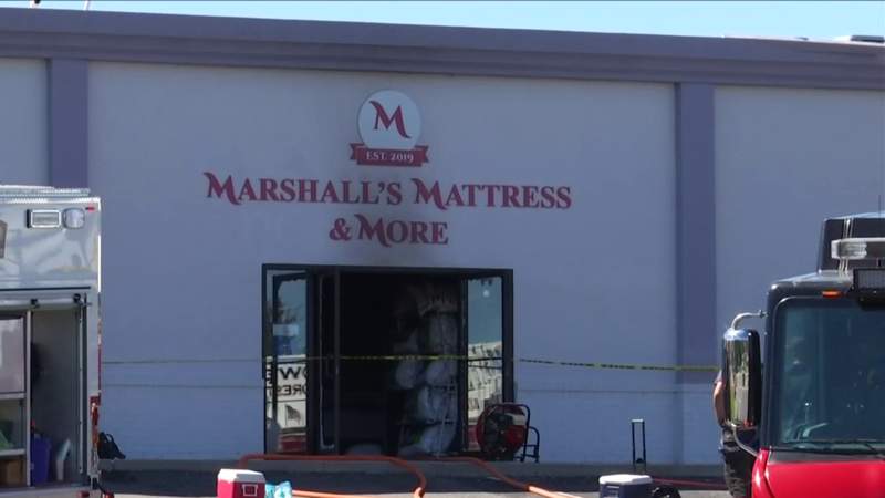 Fire at Lynchburg mattress store leaves one injured