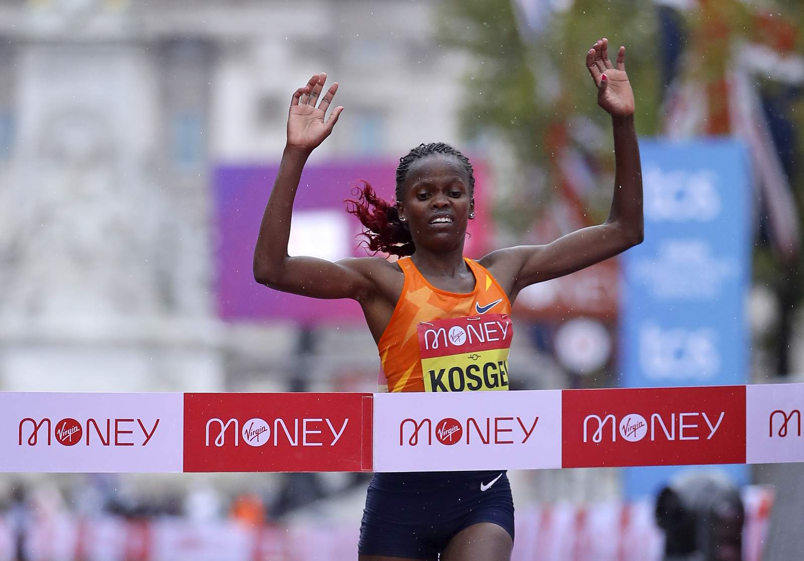 Brigid Kosgei defends London Marathon title