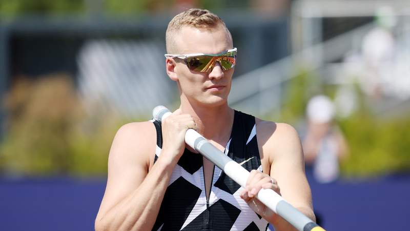 Pole vaulter Kendricks out of Games after positive COVID test