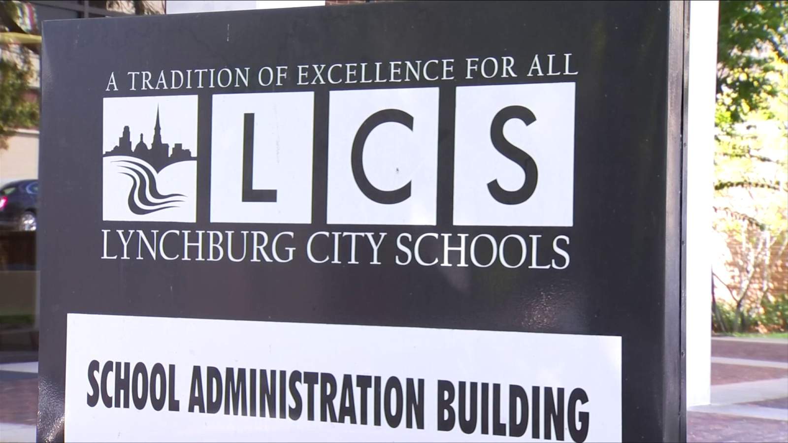Lynchburg students heading back to classrooms as teachers criticize the decision