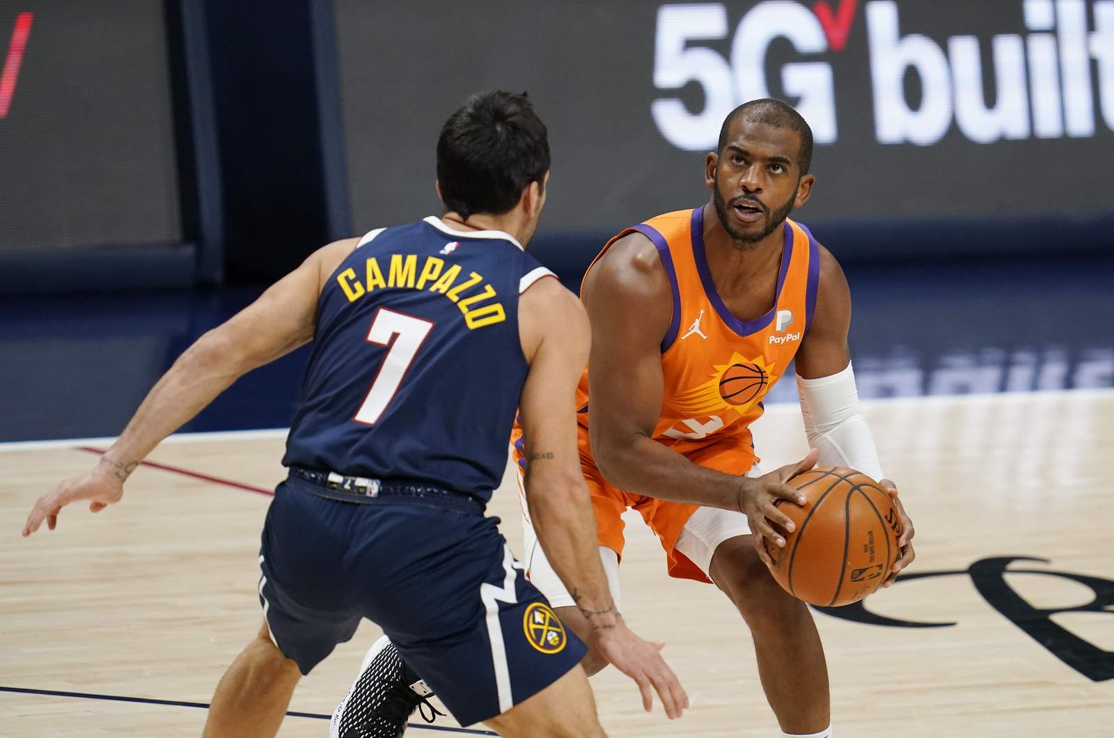 Chris Paul helps Suns hold off Nuggets, improve to 5-1