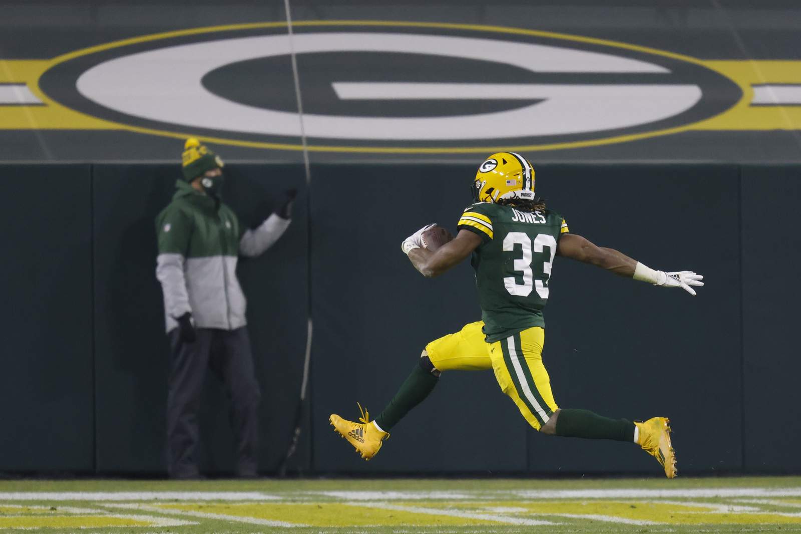 Packers outlast Panthers 24-16 for 4th straight victory
