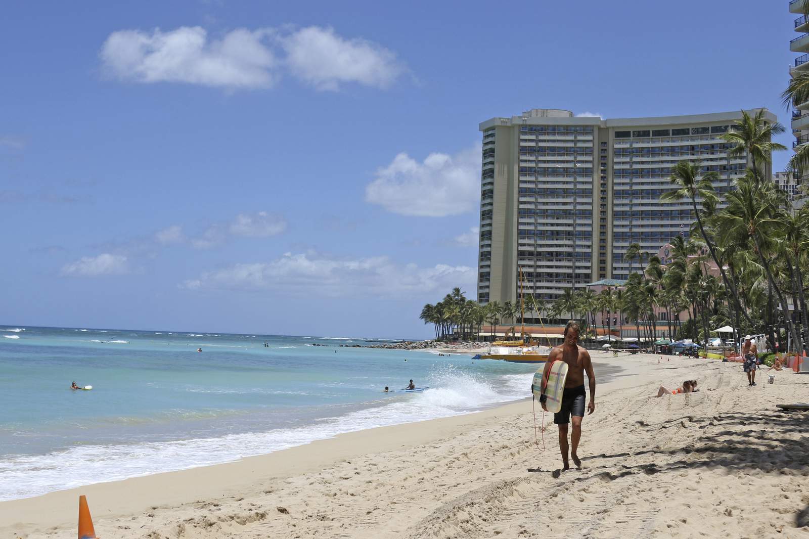 Hawaii to allow travelers to skip quarantine with virus test