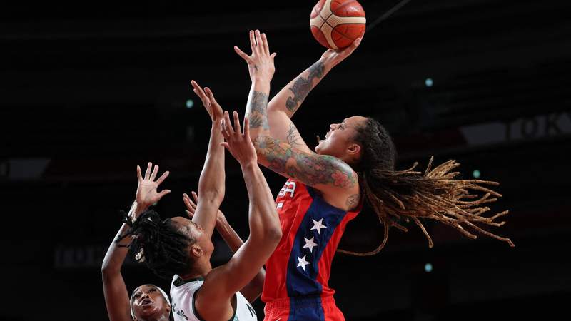 Team USA women's basketball wins 50th-straight Olympic game