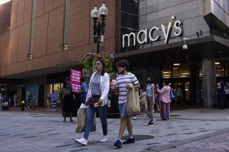 Brighter outlook from Macy's, Kohl's after sales bounce back