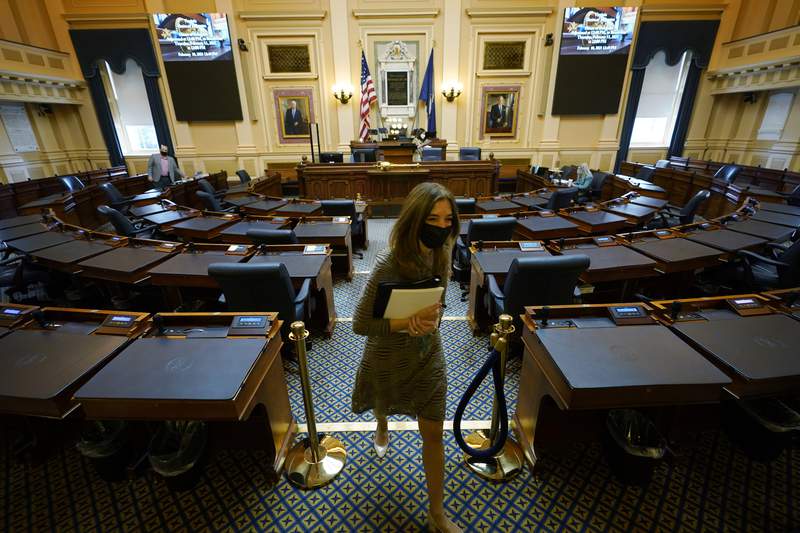 Virginia lawmakers convene in person for special session