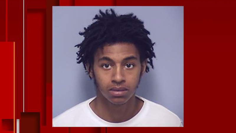 20-year-old indicted for aggravated murder after armed robbery at Roanoke convenience store