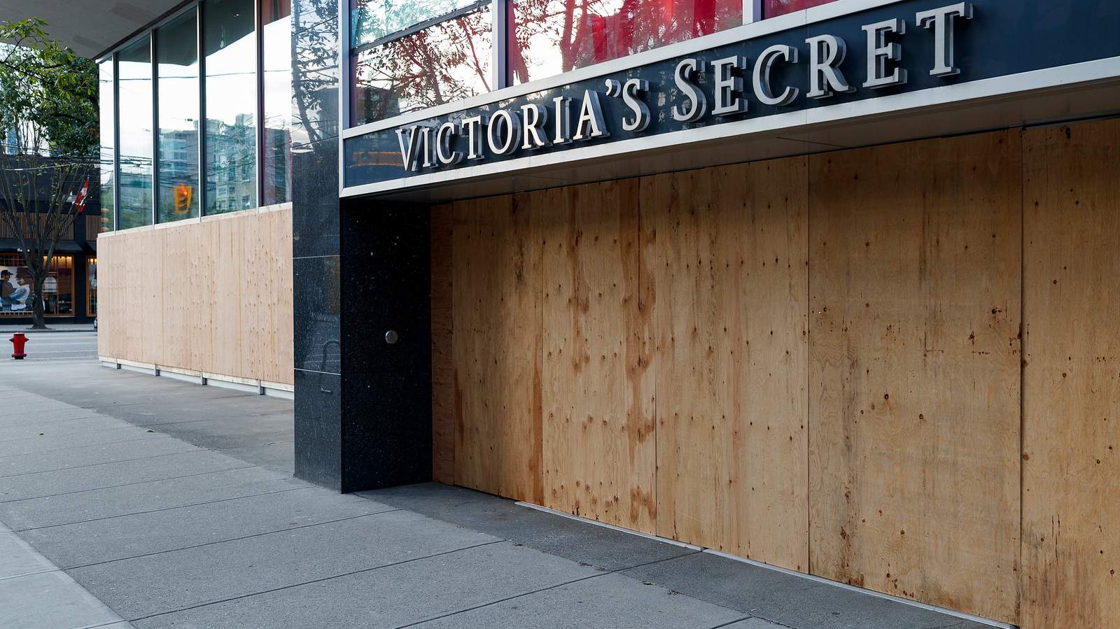 Victorias Secret to close 250 stores in in the coming months