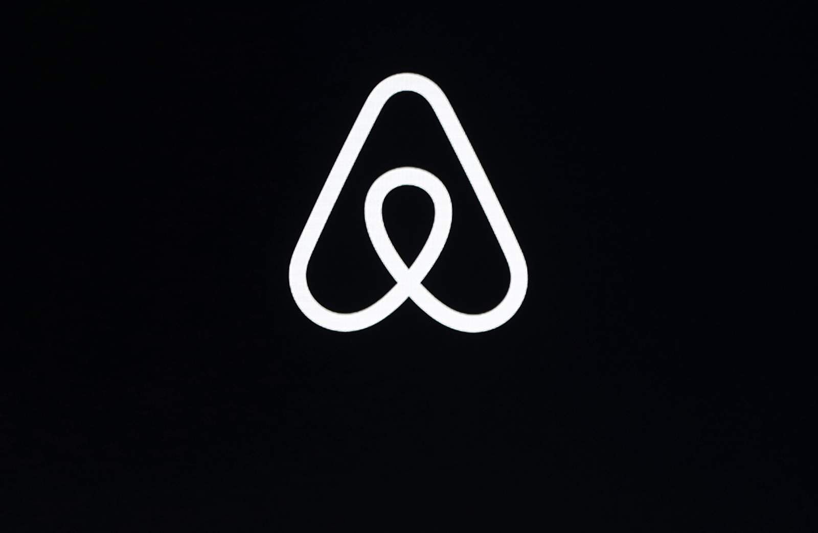Airbnb to block, cancel reservations in D.C next week