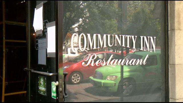 Roanoke restaurant voluntarily closes for cleaning after employee tests positive for the coronavirus