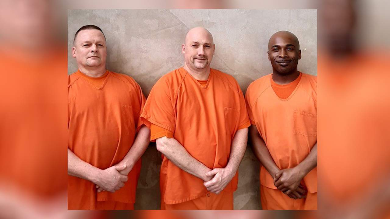 Three Georgia inmates hailed as heroes for saving injured deputy