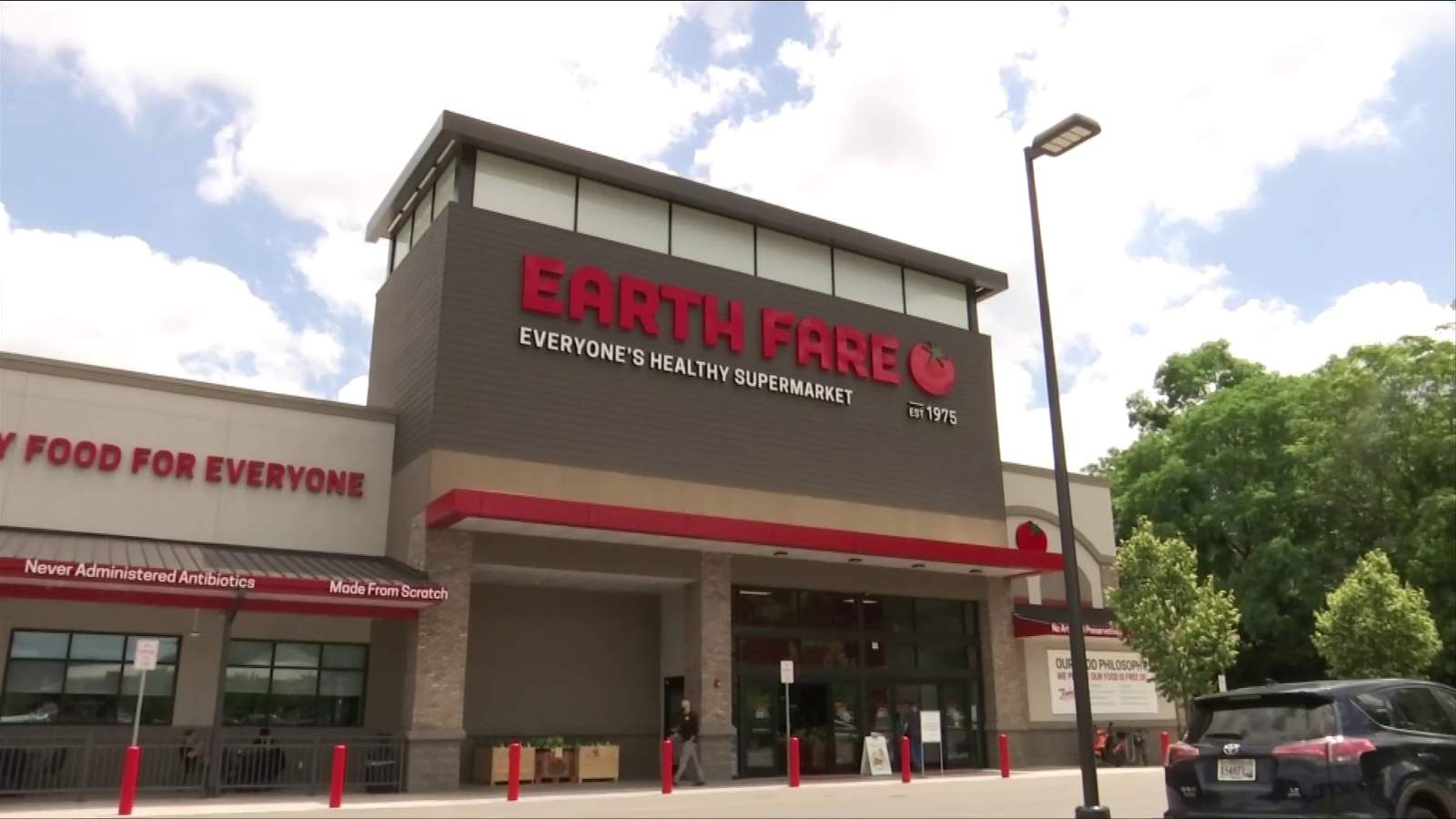 Earth Fare reopens in Roanoke under new ownership