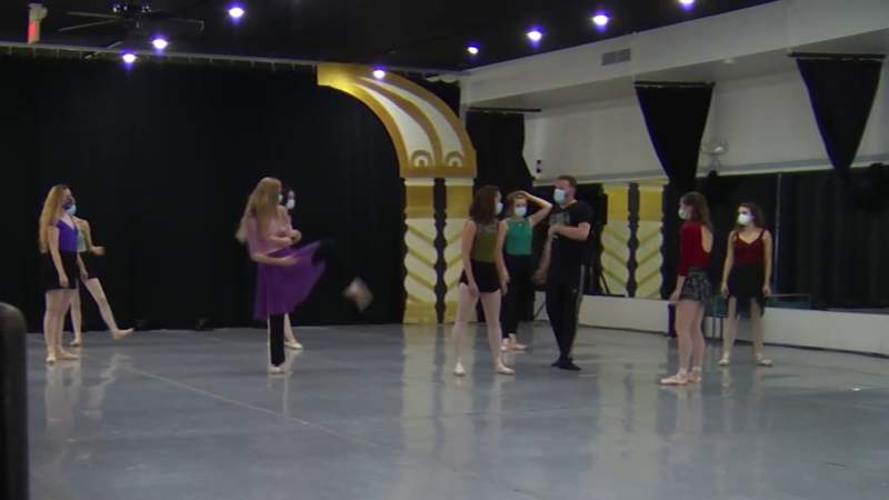 Roanoke Ballet Theatre prepares for spooky Halloween show