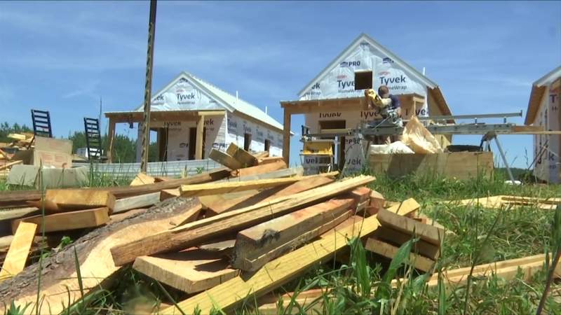 Veterans group building 100 tiny homes in Campbell County for those who served