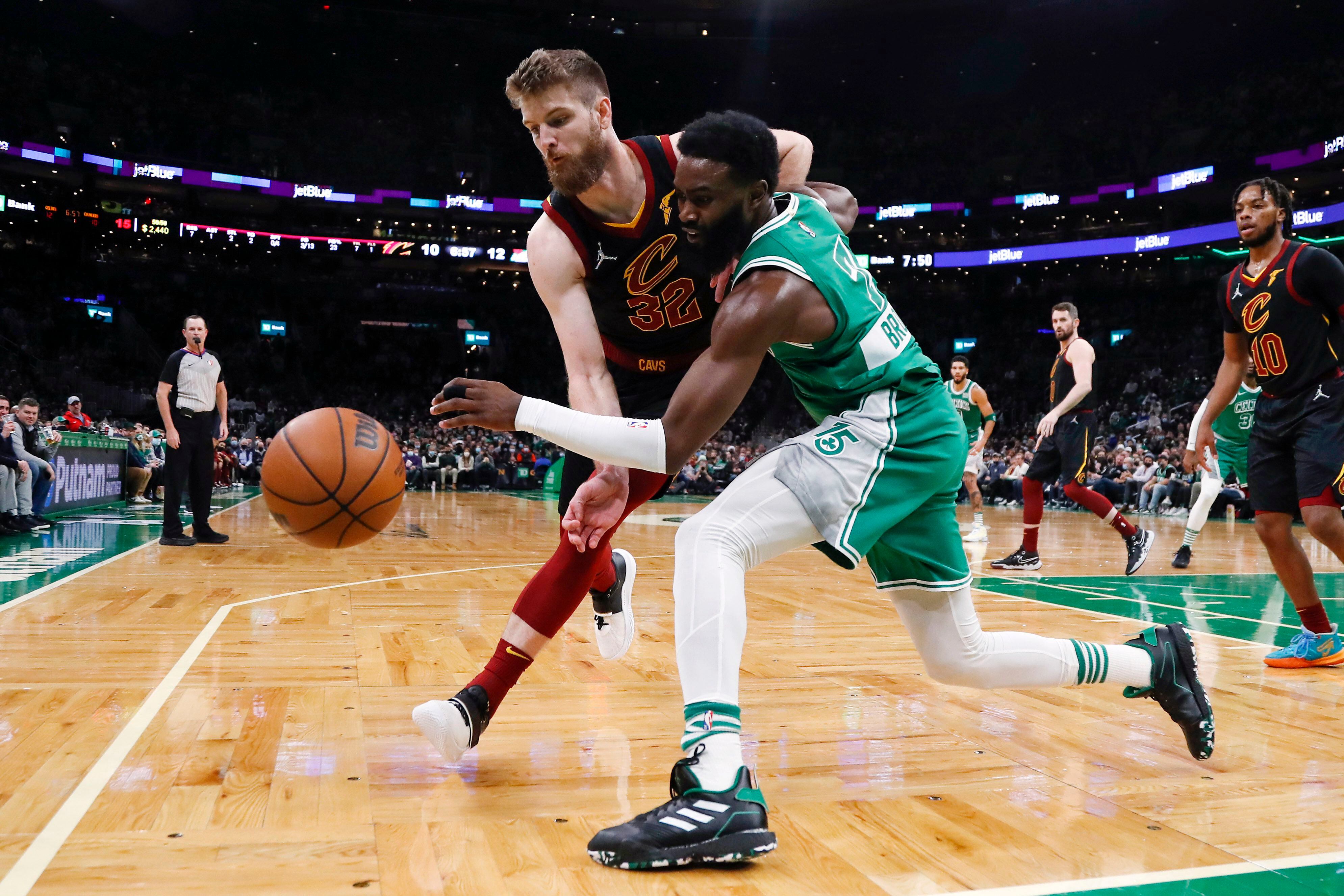 Brown Scores 34 Points Celtics Beat Cavaliers 111 101