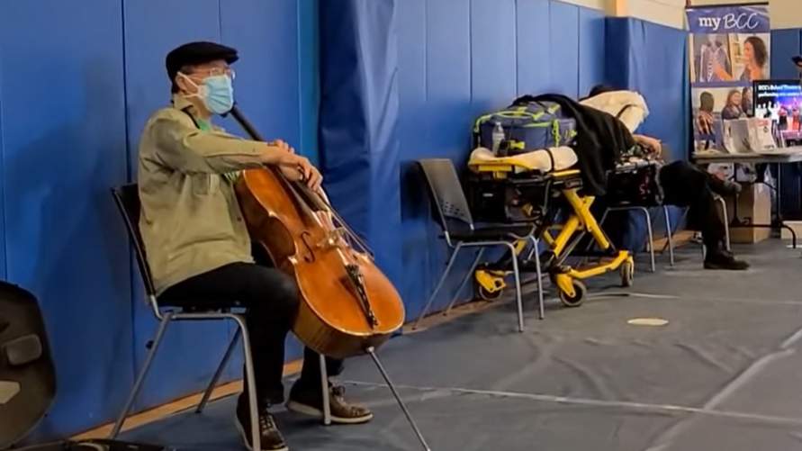Yo-Yo Ma surprises COVID vaccine clinic with an impromptu concert