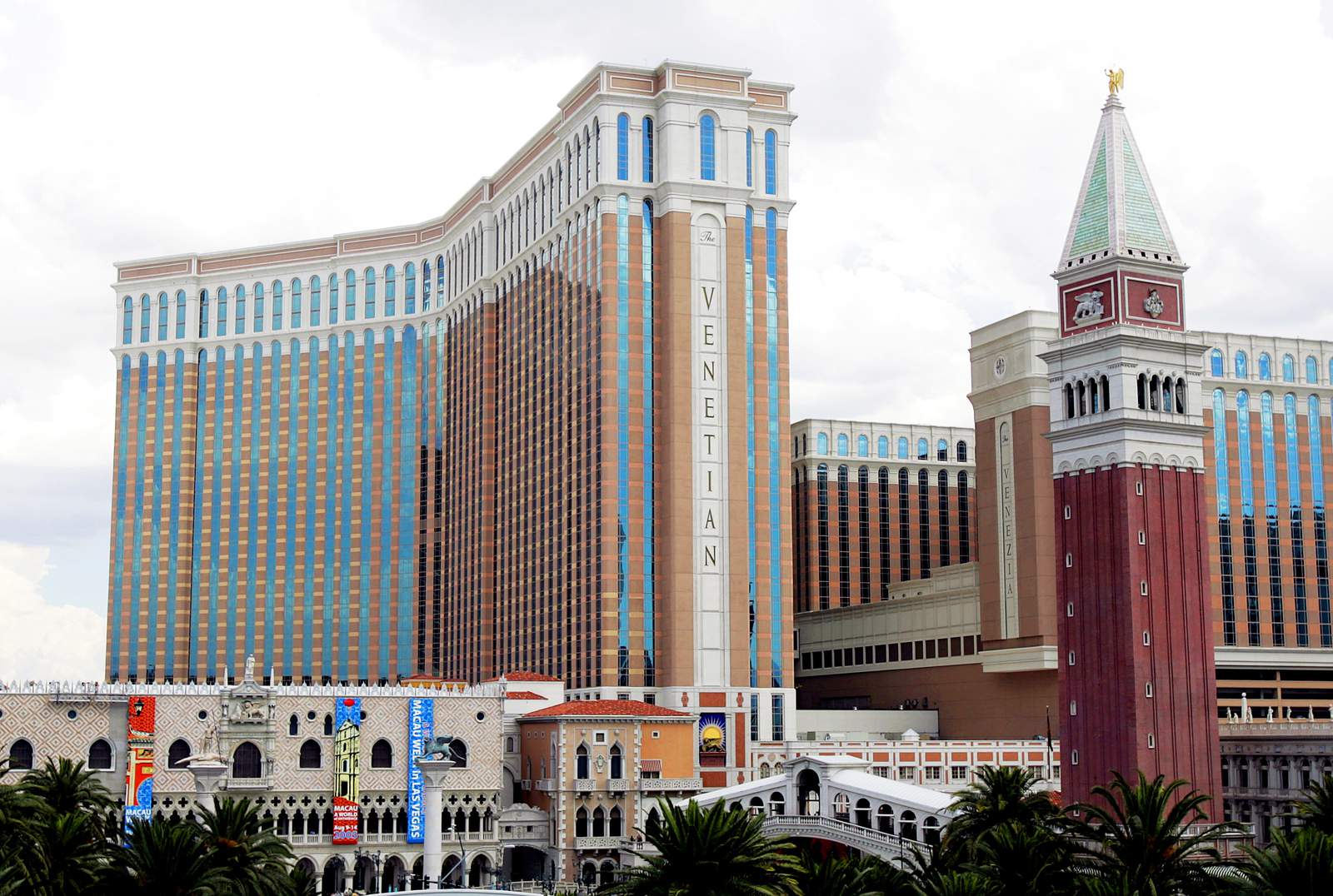 With sale of the Venetian, Las Vegas Sands exits the Strip