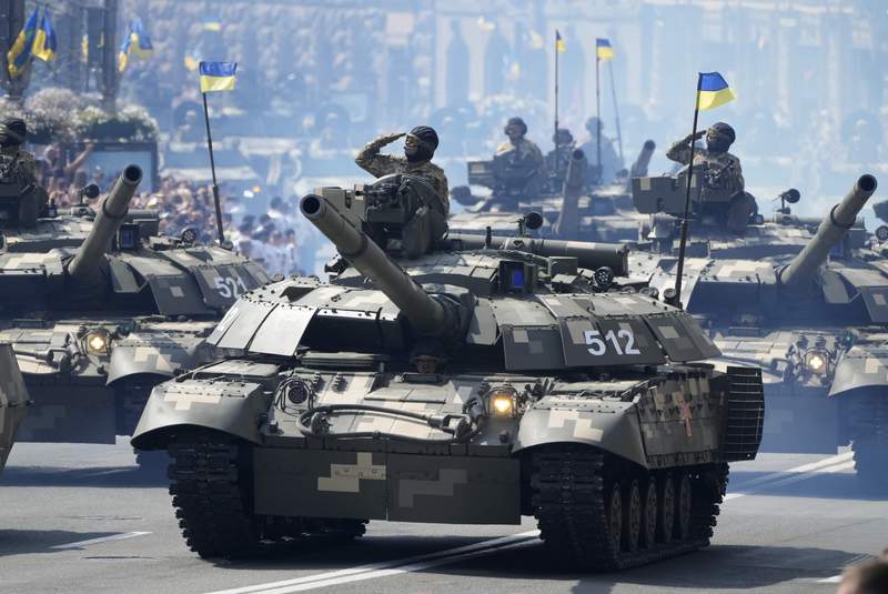 Ukraine leader stresses NATO, EU ties on independence day