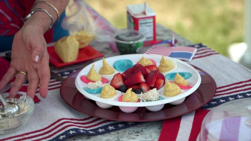 Don’t just celebrate America with a flag, make some Patriot eggs this summer
