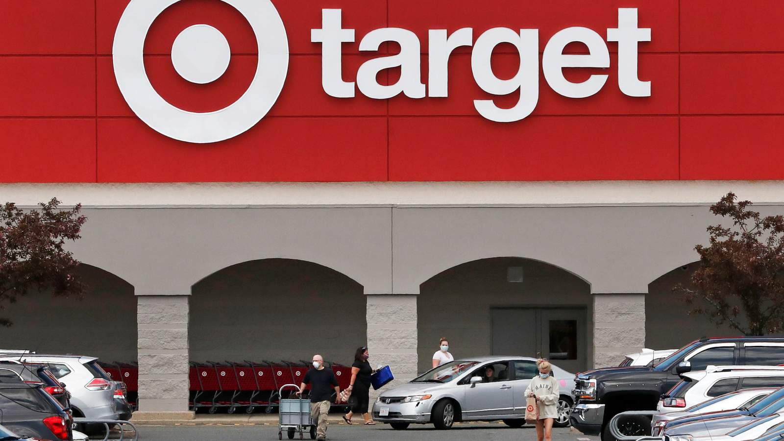 Target to close stores on Thanksgiving