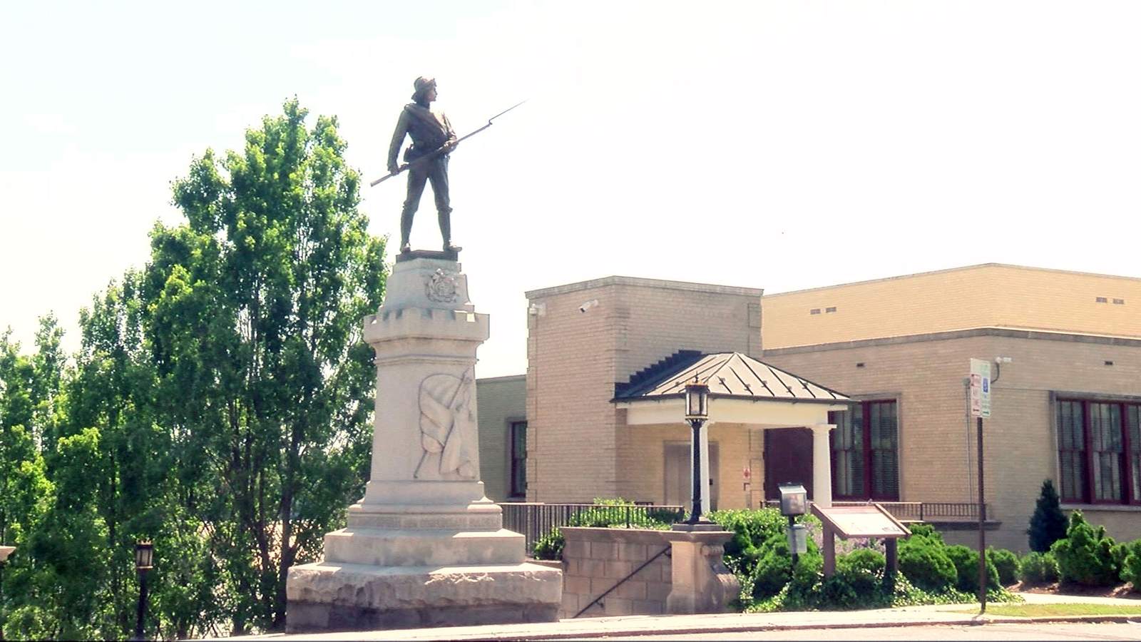 Lynchburg mayor announces shes indifferent to future of citys Confederate statues