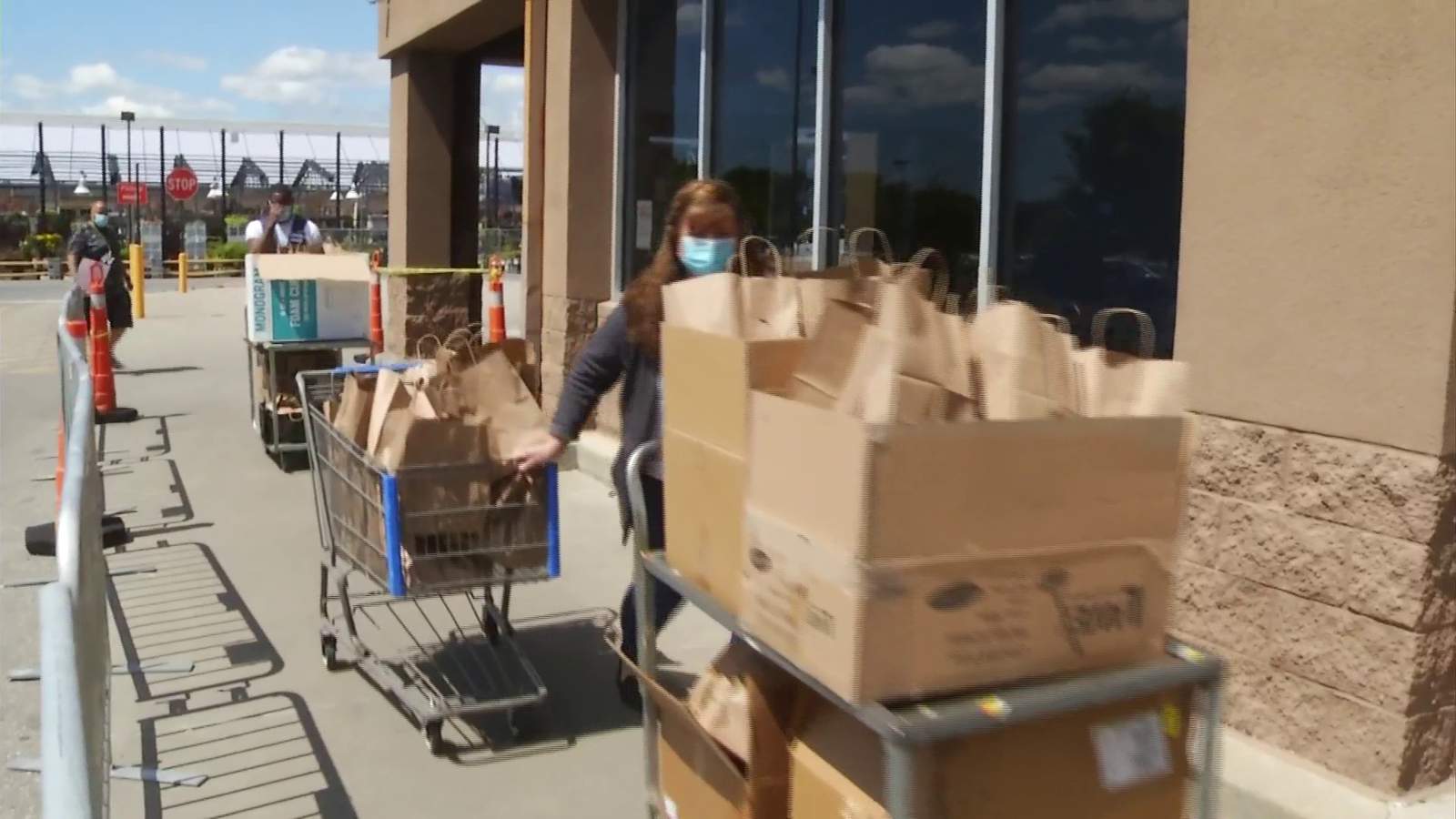 Bonsack Walmart employees receive dozens of lunches thanks to Food for Frontline donations