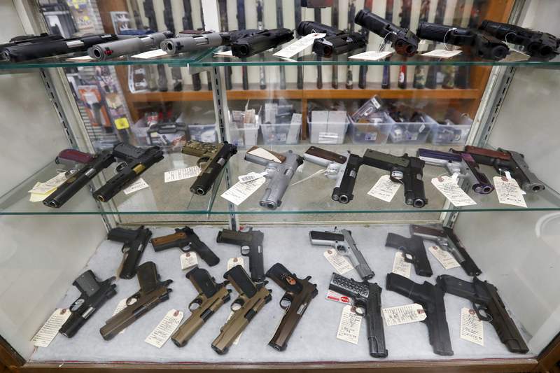 Appeals court: Dealers can sell handguns to 18-year-olds